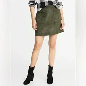 Old Navy Faux Suede Forest Green Zippered A-Line Mini Skirt, Size 4, NWT